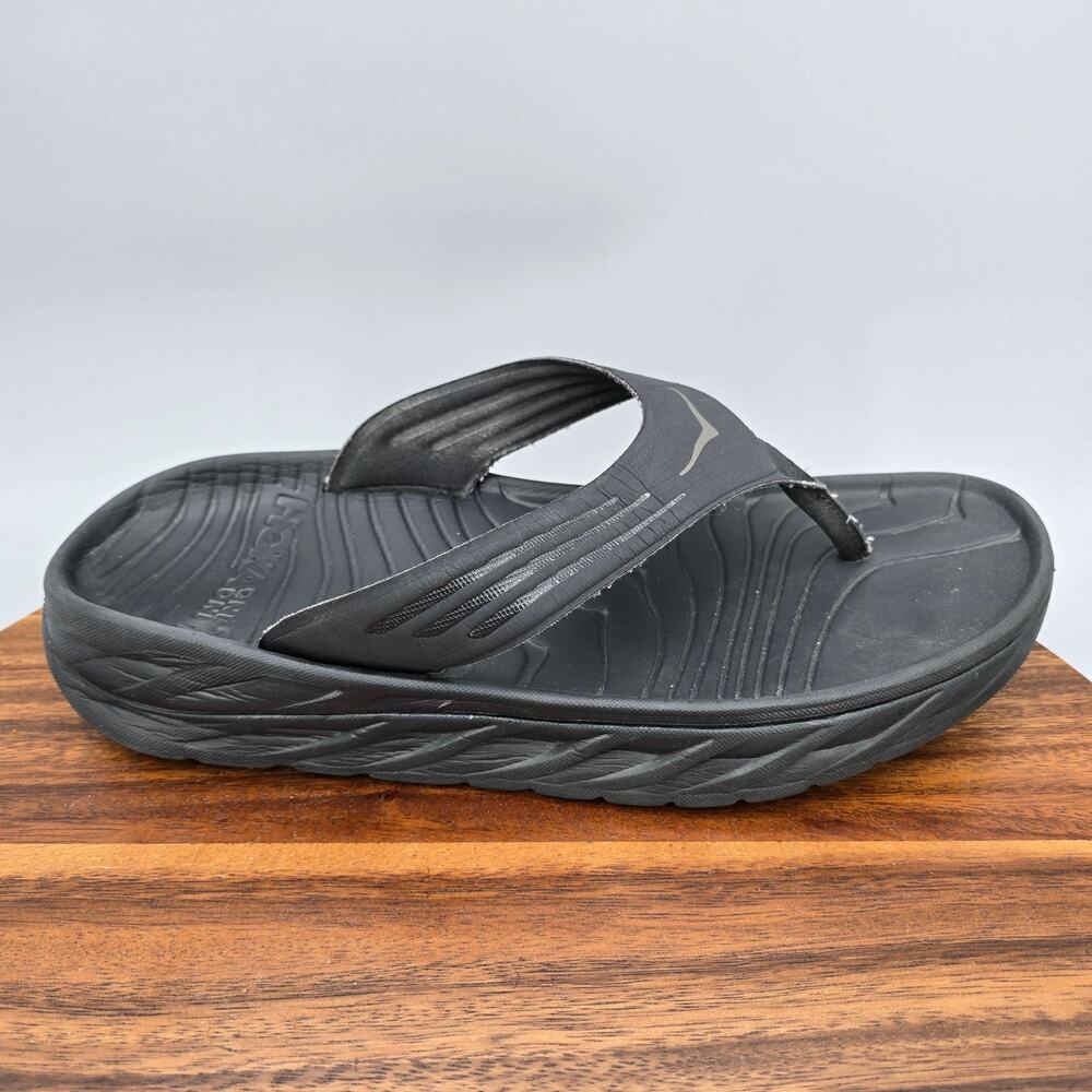 Hoka One One Ora Sandals Mens 10 Black Slip On Recovery Flip Flop Thong Comfort